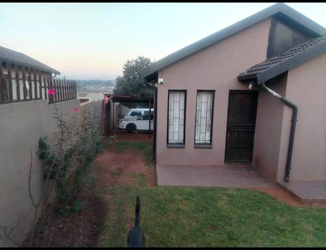 2 BEDROOM HOUSE FOR SALE IN GROBLERPARK